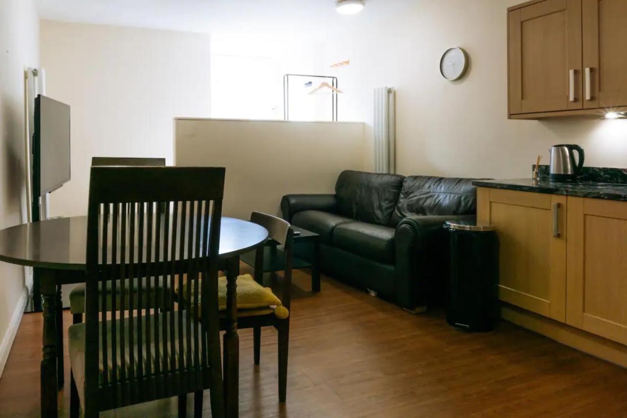 Homely 3 Bedroom In The Heart Of Central EDI Exteriér fotografie