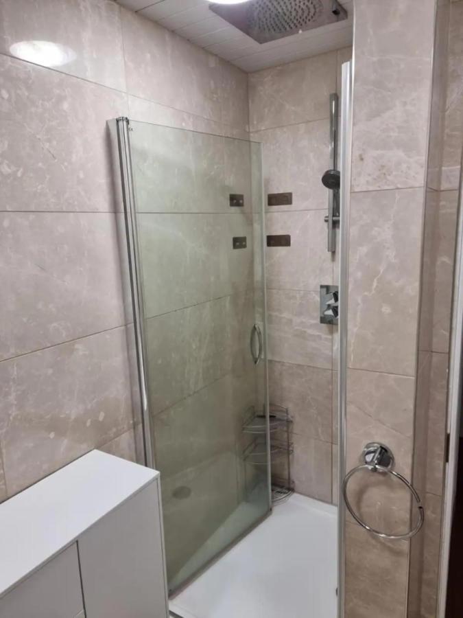 Homely 3 Bedroom In The Heart Of Central EDI Exteriér fotografie