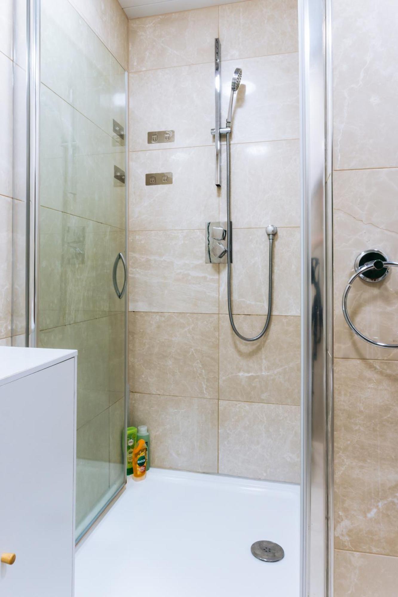 Homely 3 Bedroom In The Heart Of Central EDI Exteriér fotografie