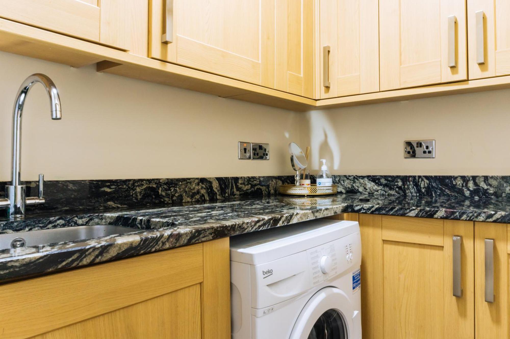 Homely 3 Bedroom In The Heart Of Central EDI Exteriér fotografie