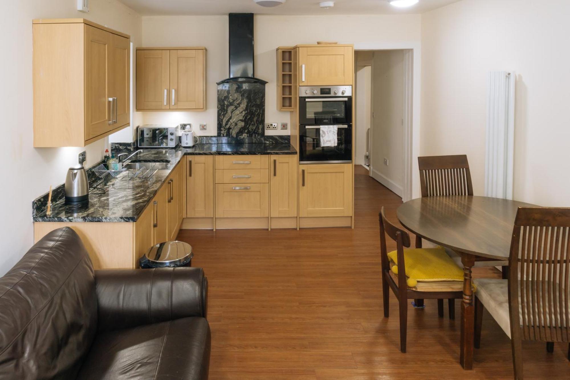 Homely 3 Bedroom In The Heart Of Central EDI Exteriér fotografie